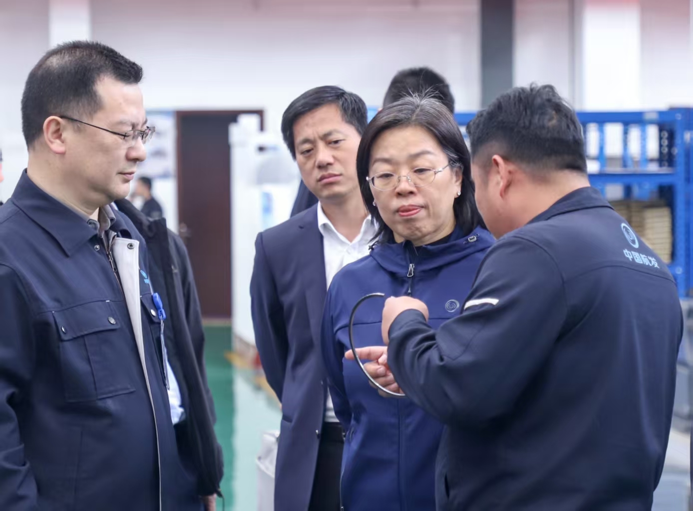 吴颖湘到足球下注
长江调研